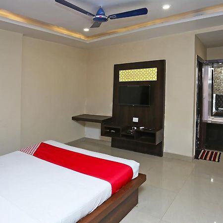Hotel Oyo Flagship 43897 Redstone Gwalior Exterior foto