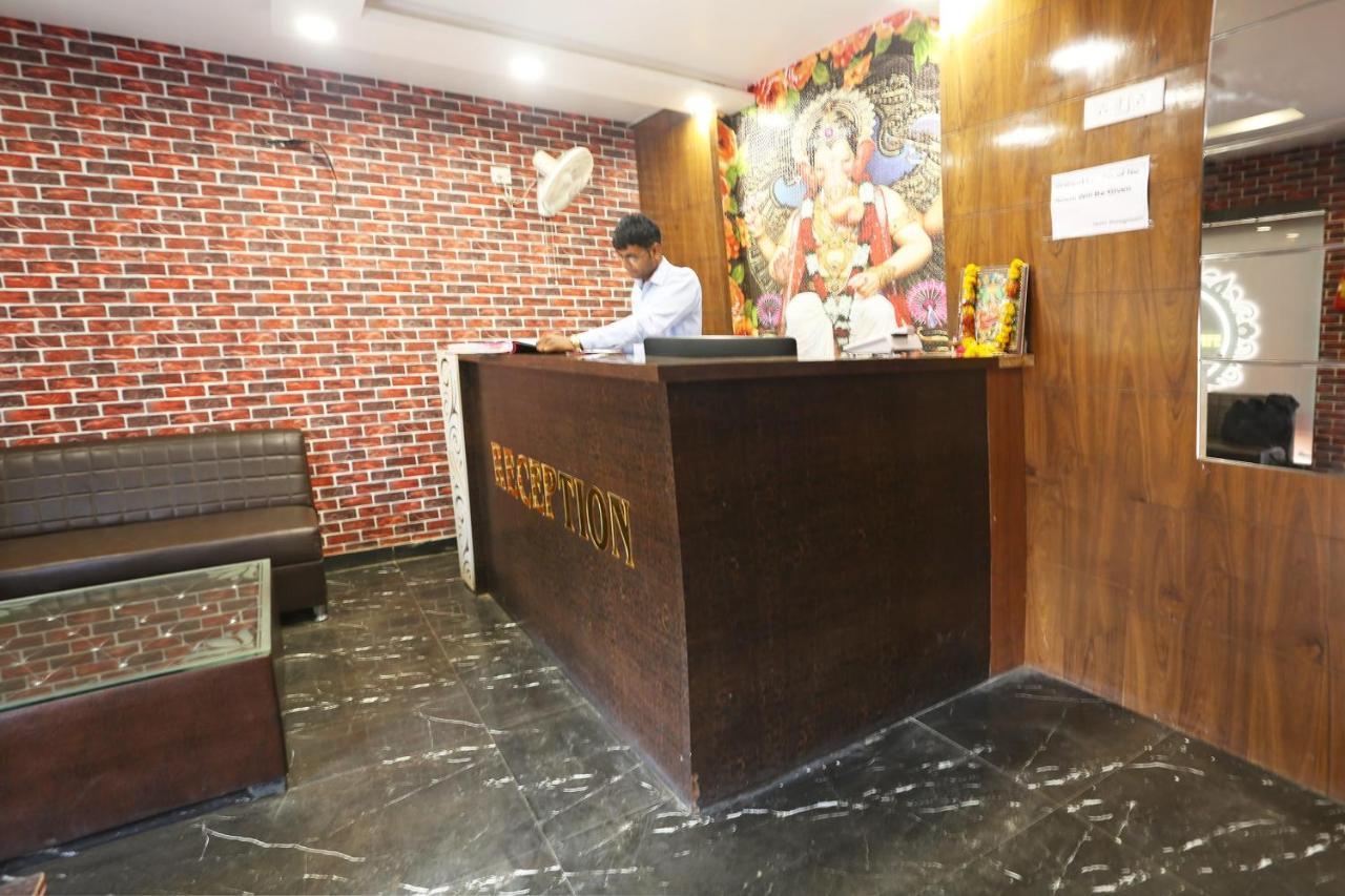 Hotel Oyo Flagship 43897 Redstone Gwalior Exterior foto