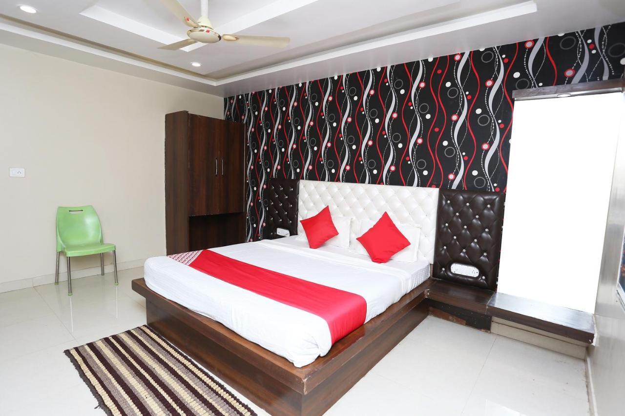 Hotel Oyo Flagship 43897 Redstone Gwalior Exterior foto